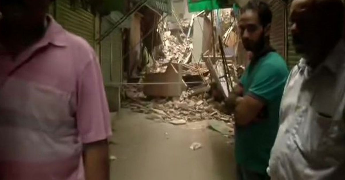 1563964700 delhi building collapse
