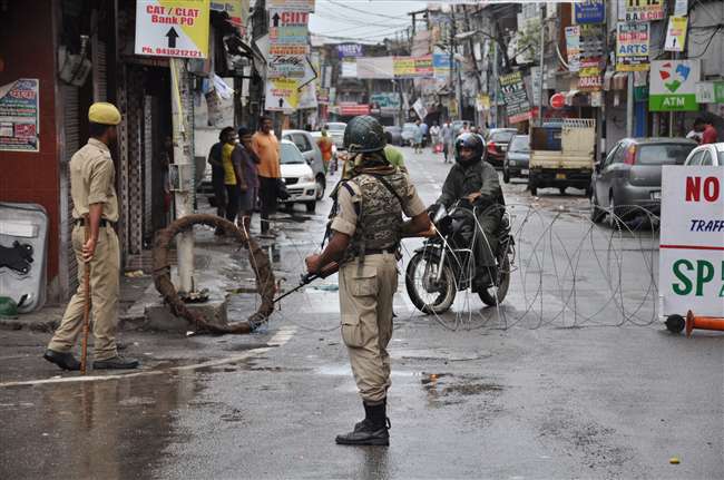 1564994961 jammu city curfew