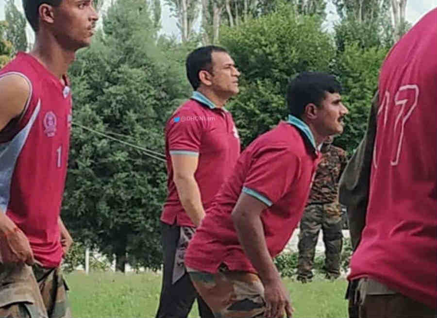 1565346475 dhoni 1
