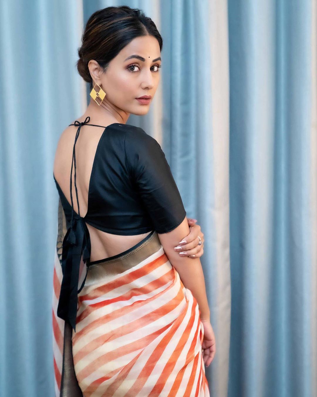 1566209210 hina 1