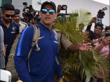 1571401256 dhoni in ranchi test