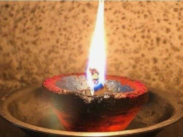 1571924800 diwali diya