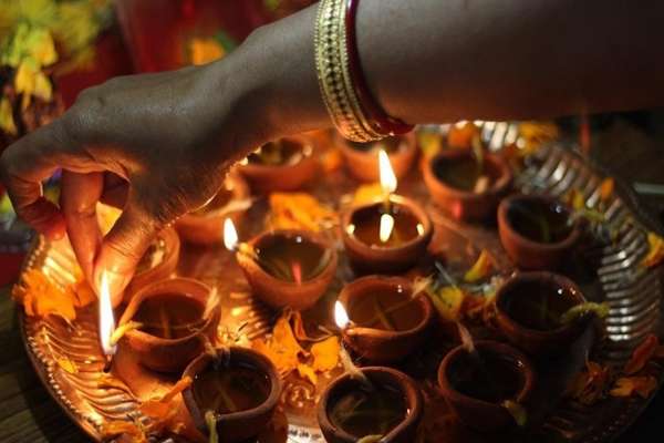 1571924843 diwali