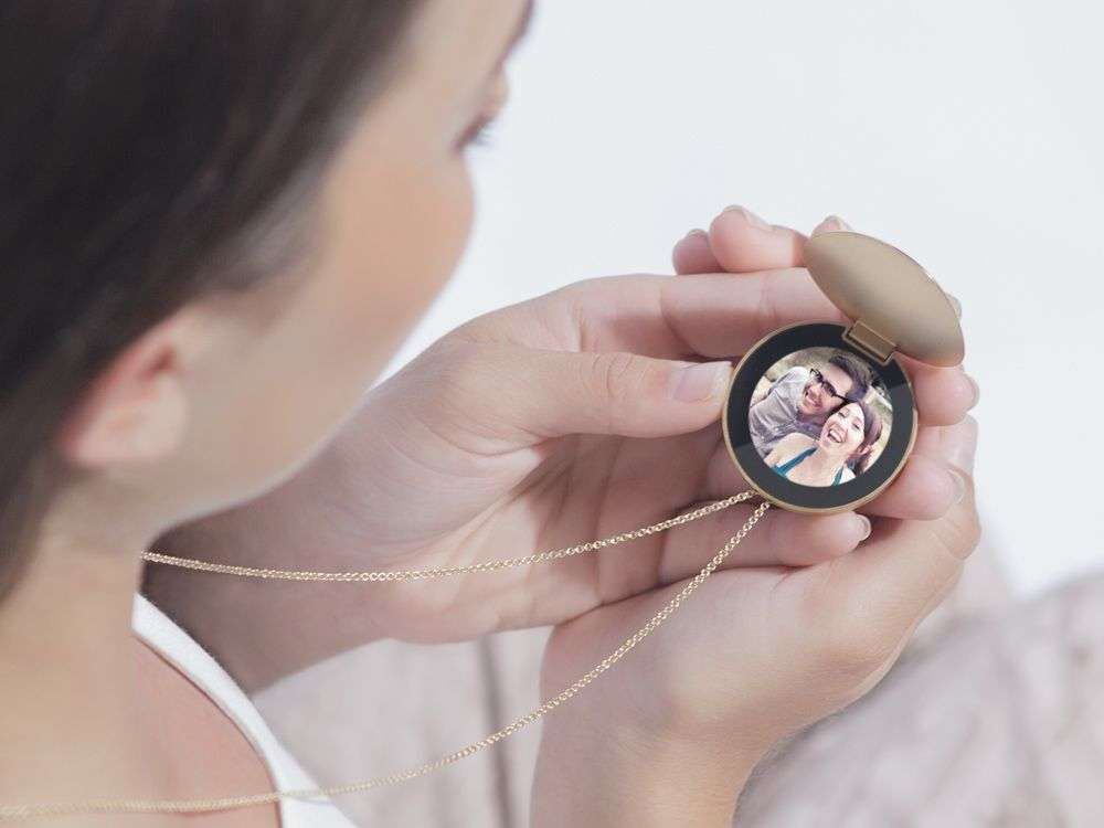 1572252691 smart locket