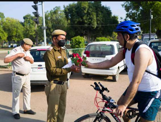 1586249946 police flower