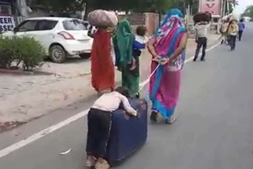 1589877406 suitcase
