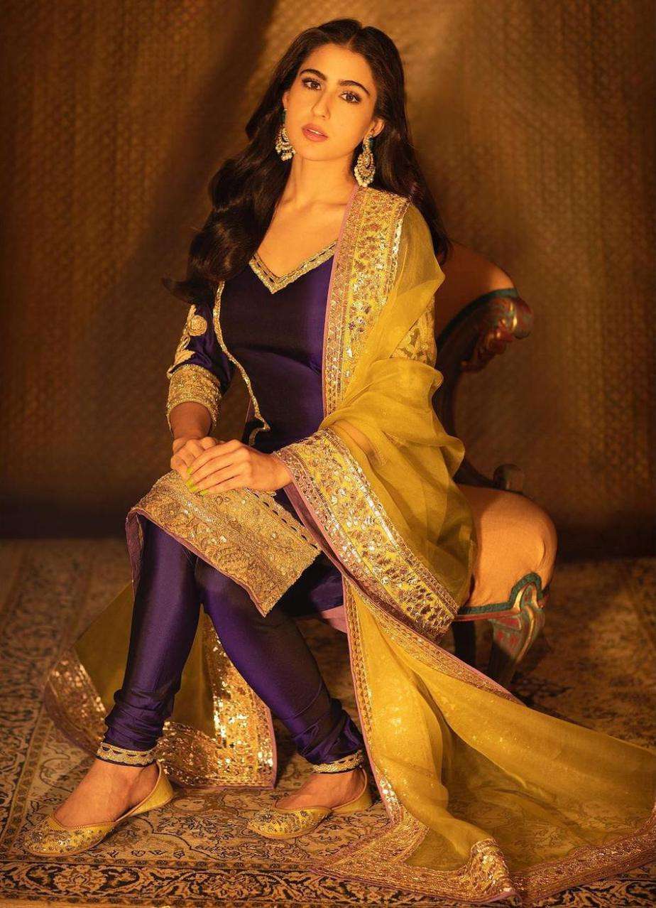 1635929075 sara ali khan in manish malhotra for diwali 2