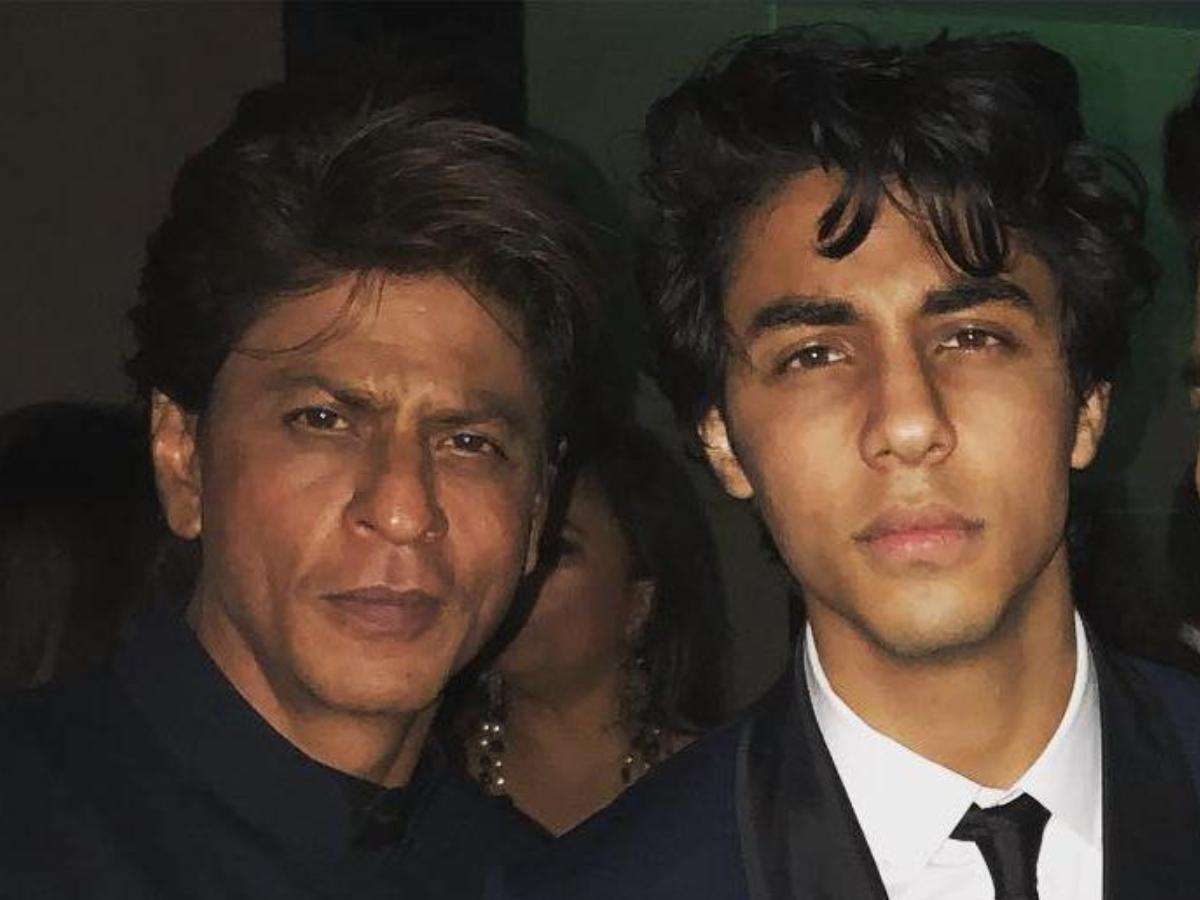 1645523152 srk aryan khan mannat main