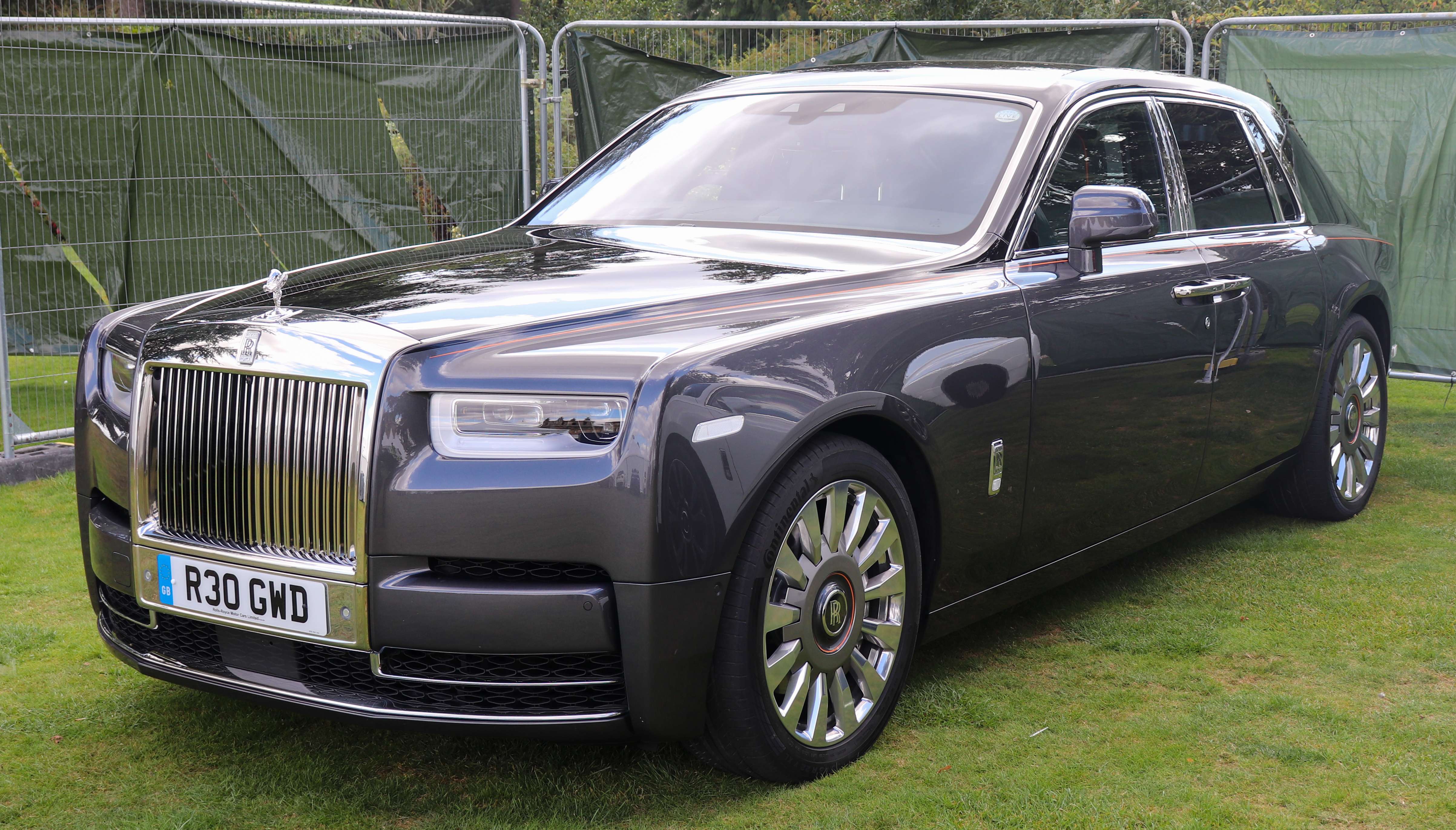 1650021879 rolls royce phantom