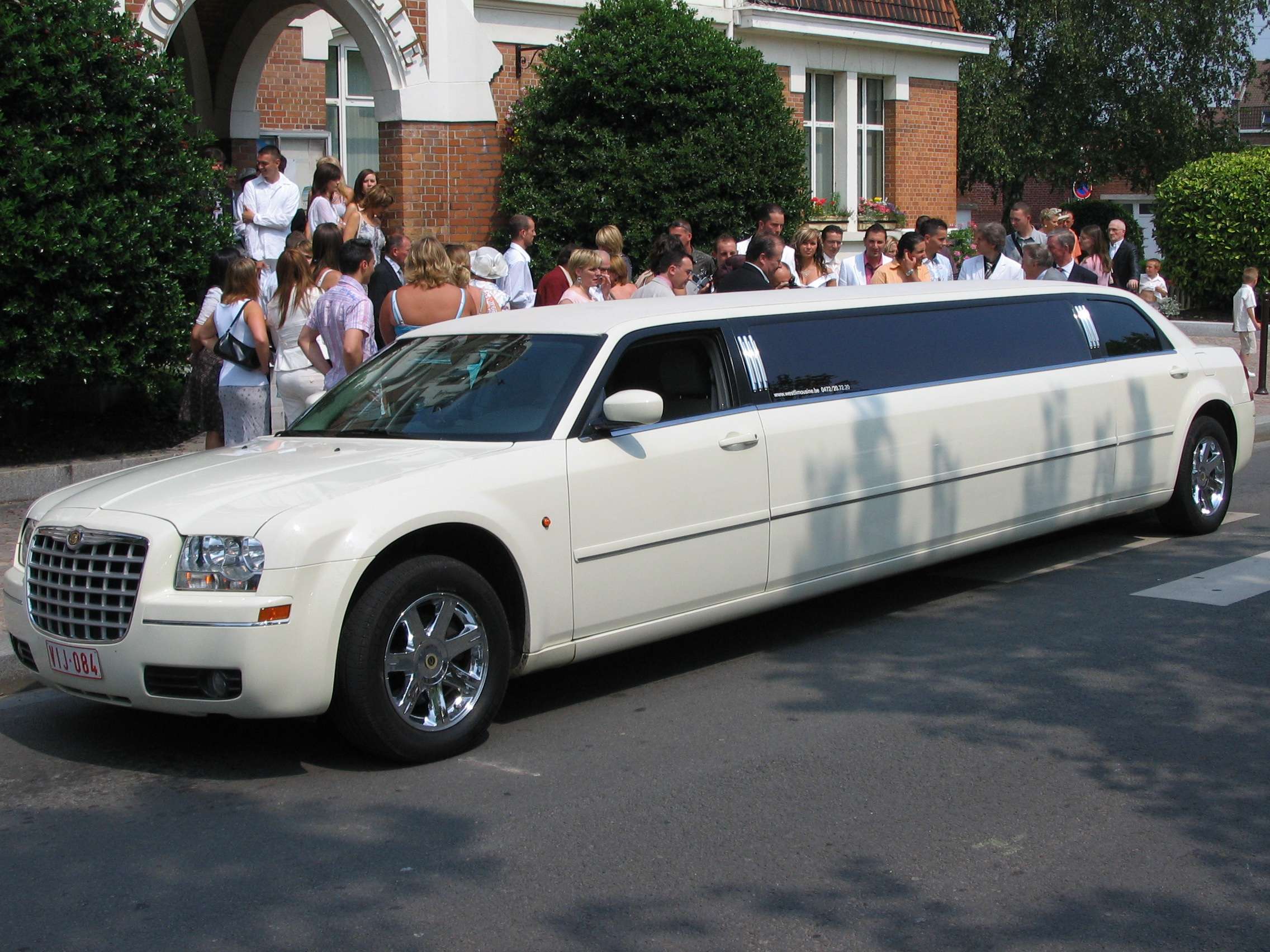 1650022004 limousine 1
