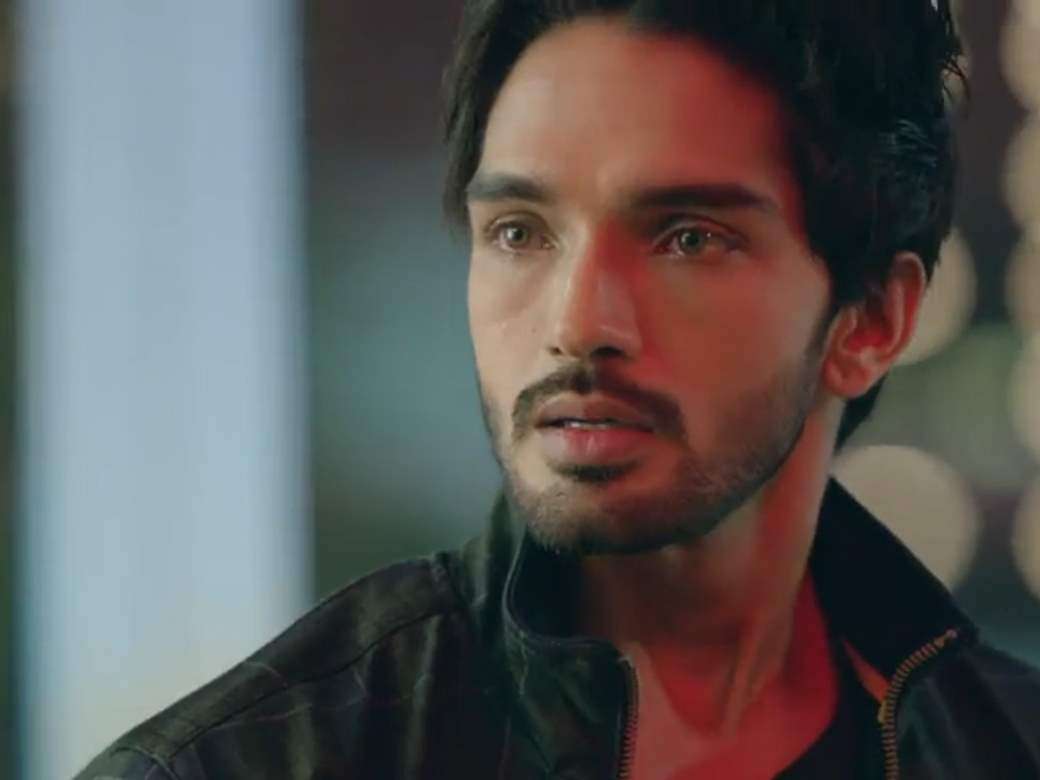 1659087320 0384 harsh rajput breaks down on the sets of nazar