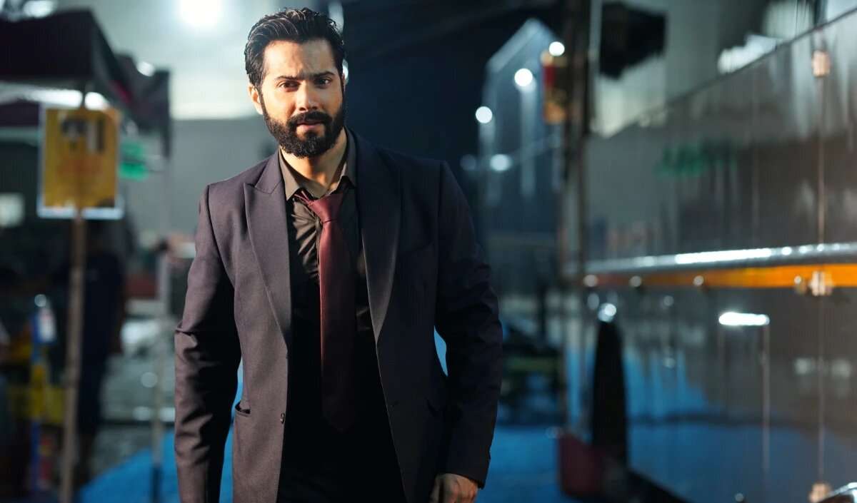 1664519310 varun dhawan returns to the sets of bhediya female fans.webp