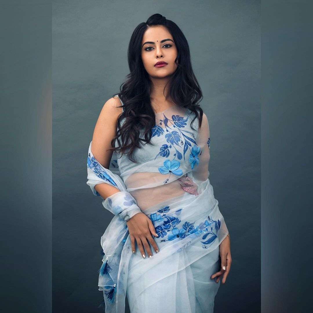 1664604678 avika gor in powder blue organza saree by modern naari 2