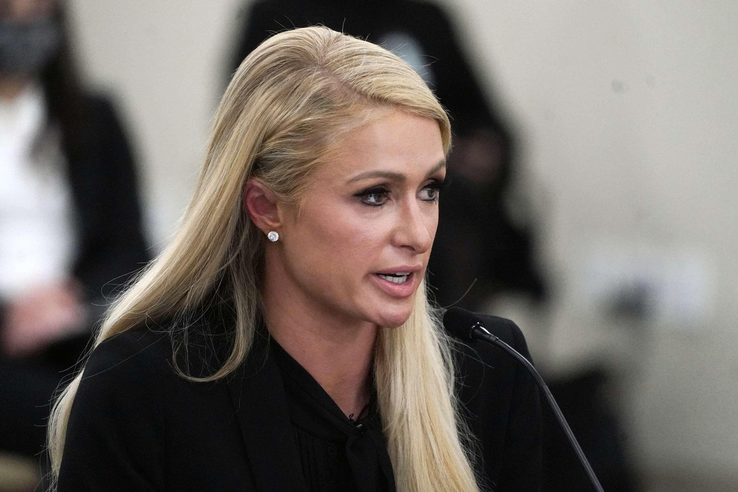 1665820589 210209 paris hilton al 0958