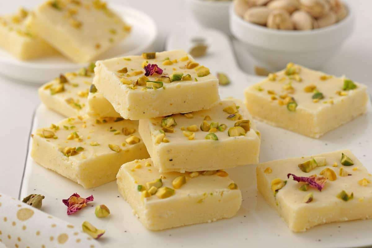1679386322 pressure cooker milk burfi