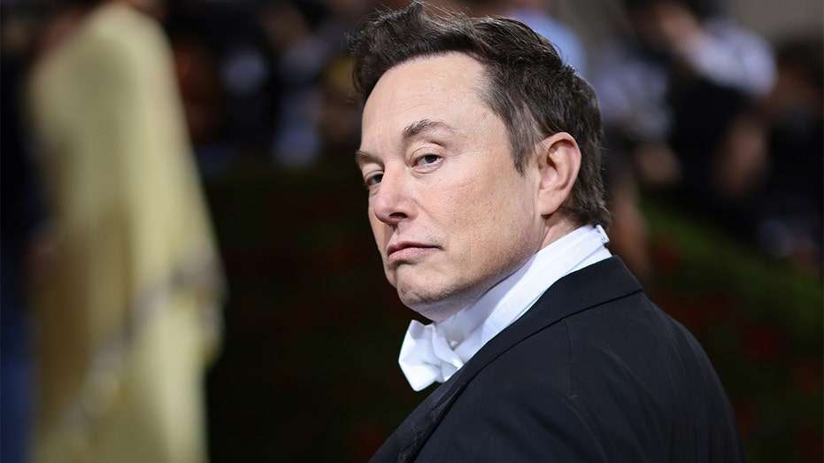 1681990173 elon musk twitter takeover 2