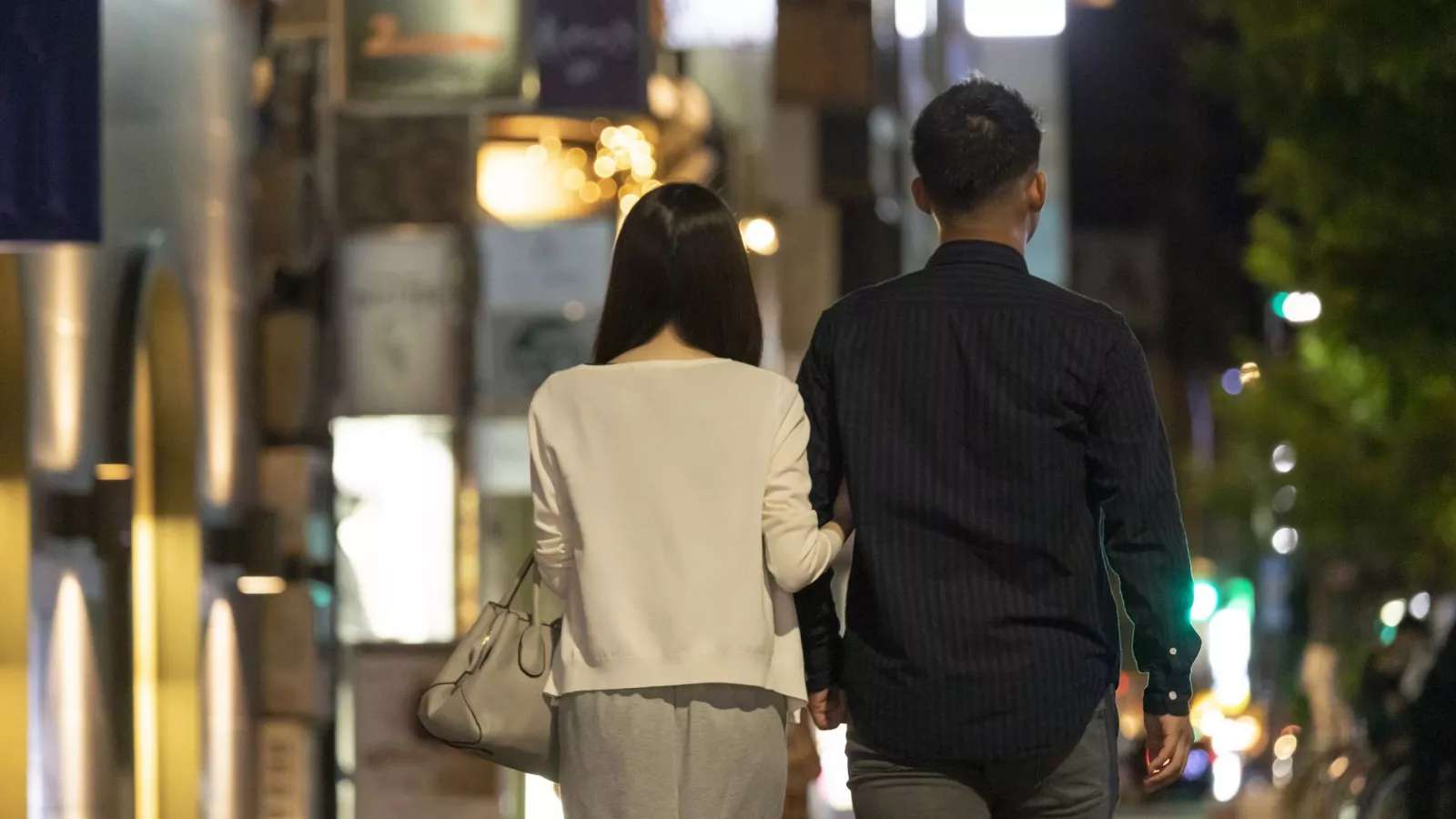1682245777 couple walking
