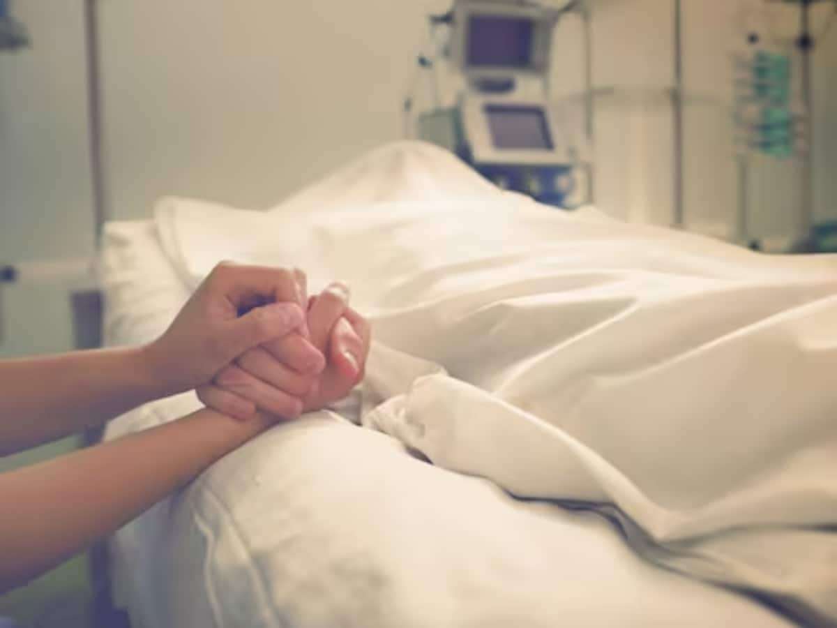 1685433493 polish man preserves his mothers corpse for 13 years on his couch