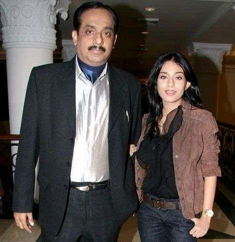 1686735977 preetika rao father deepak rao and sister amrita rao