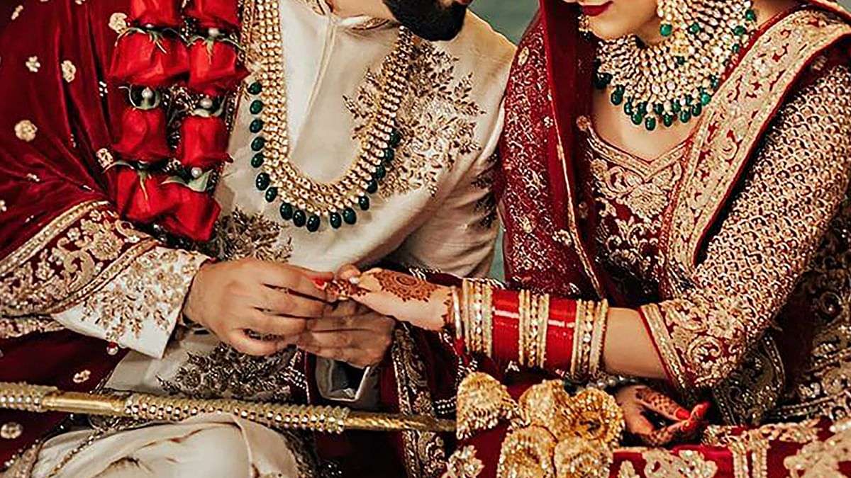 1687674451 dulha dulhan rental sherwani and jewelry price