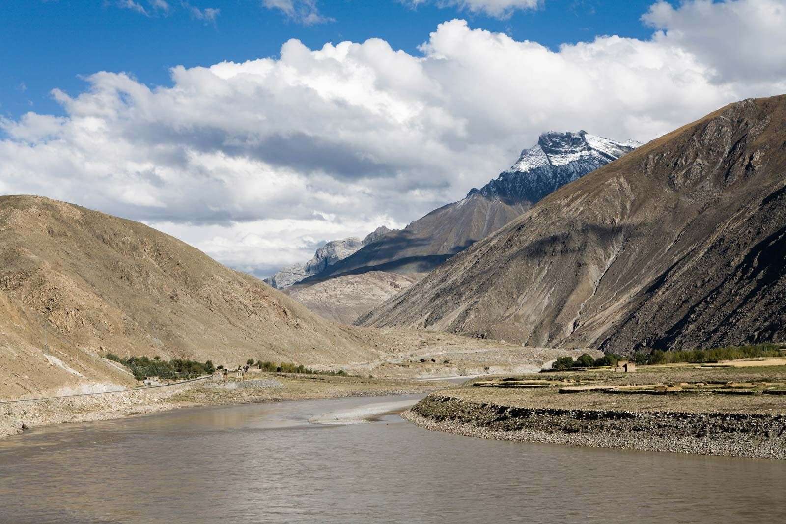 1688048472 tsangpo river himalayas tibet autonomous region of