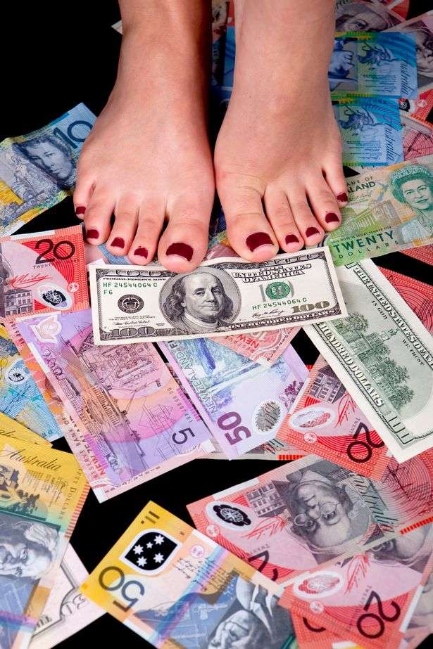 1688283971 0 standing on money