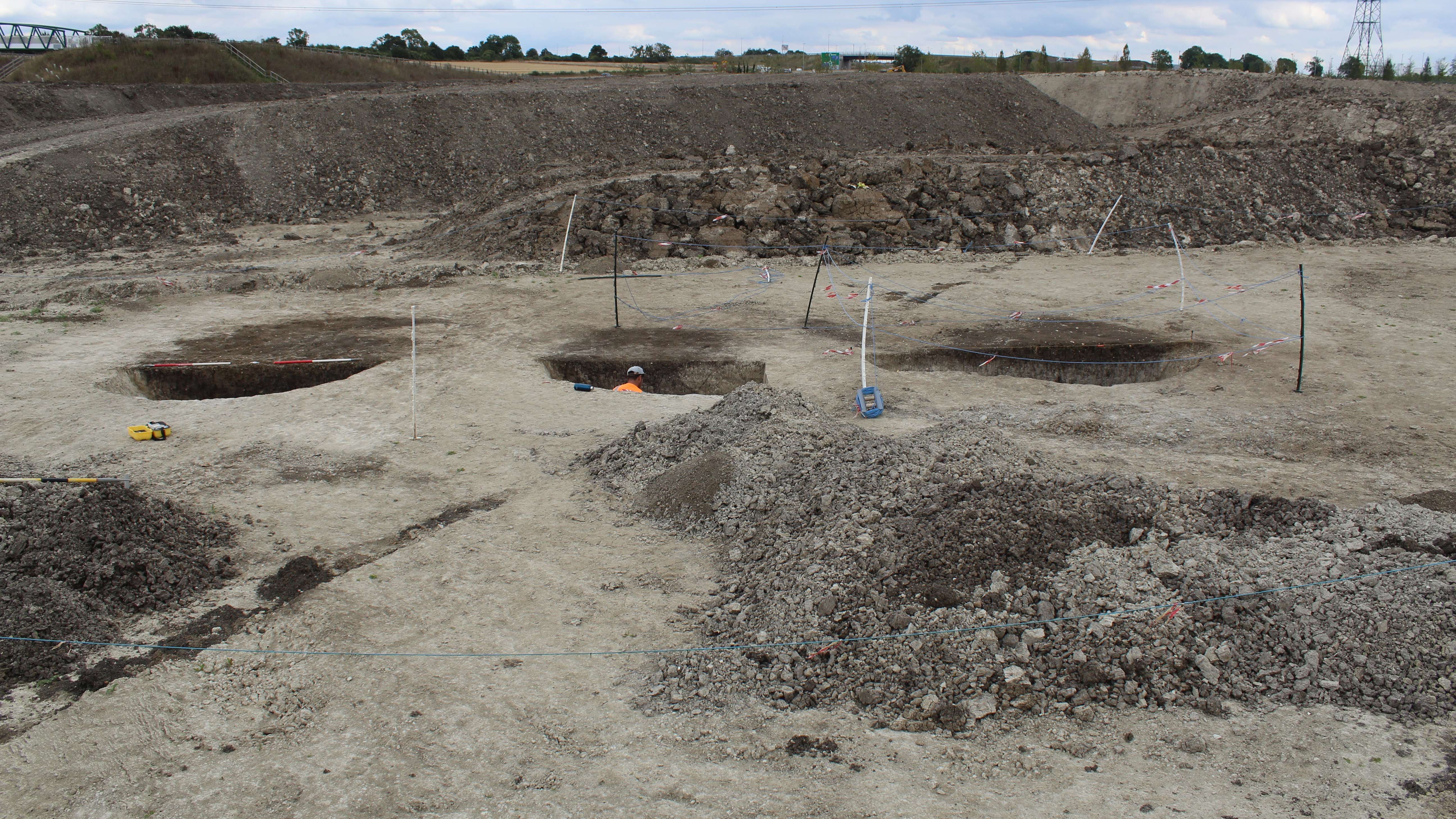 1688533027 three pits in alignment at linmere mola