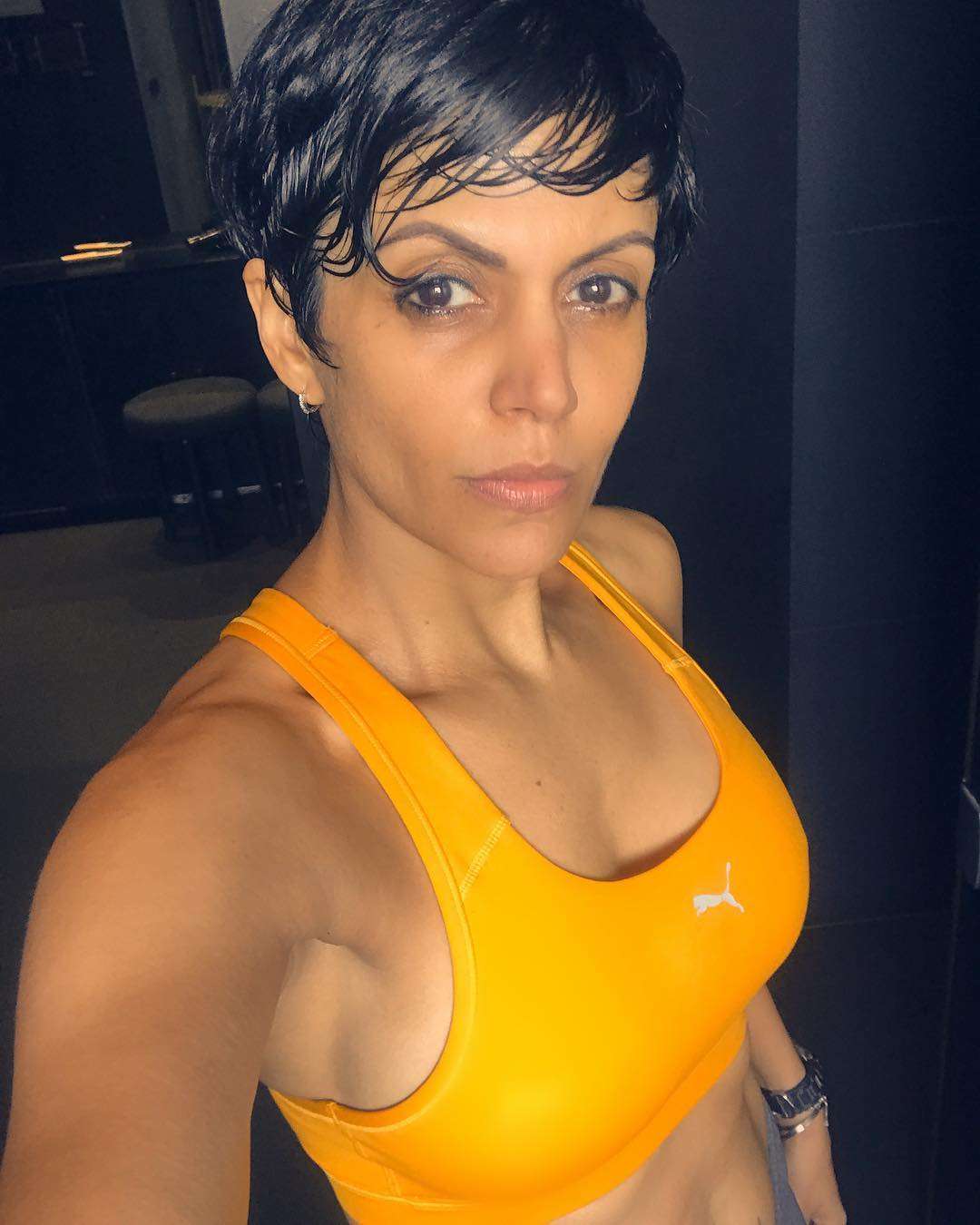1688553750 mandira bedi workout 3