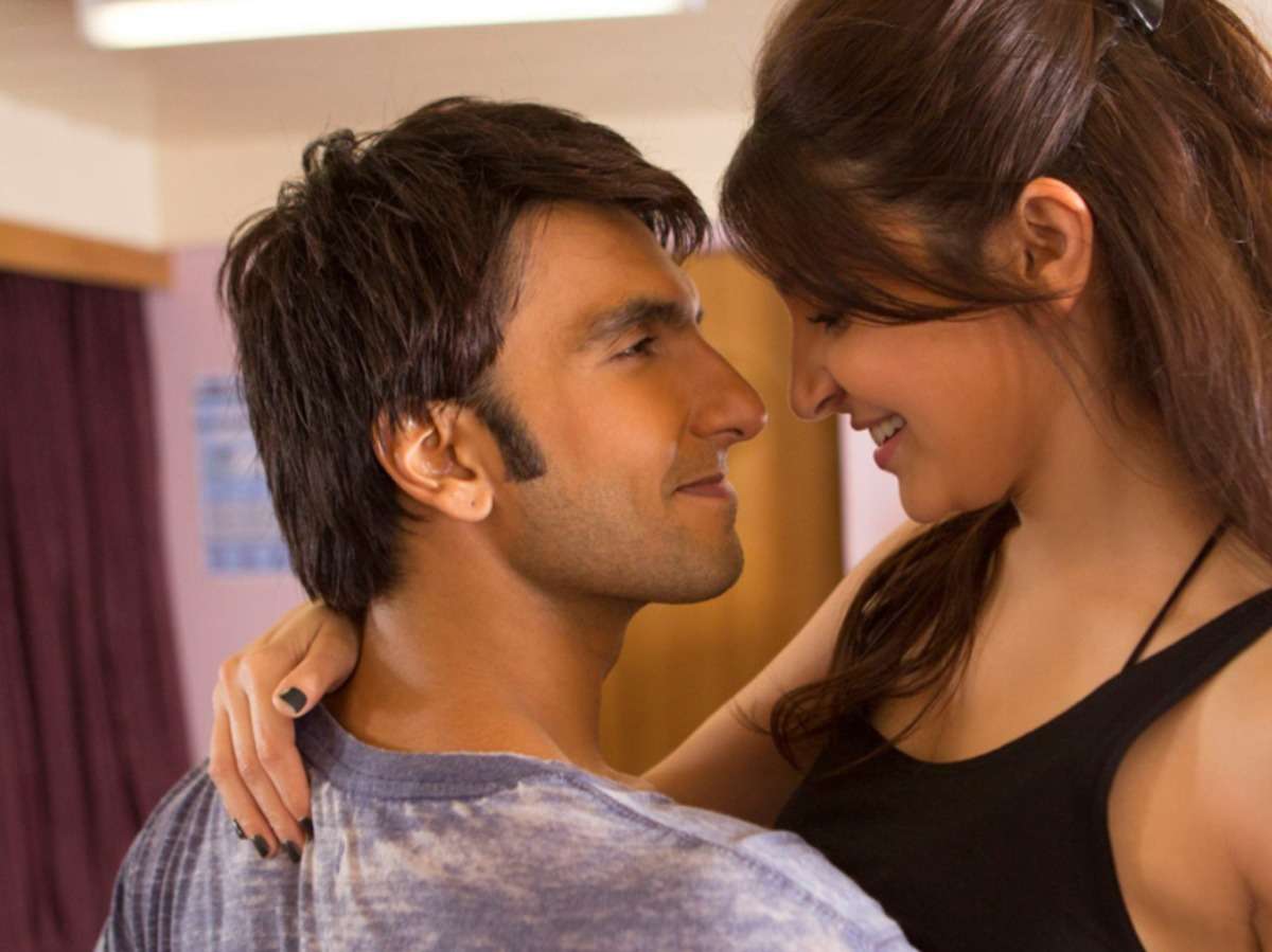1688639325 when ranveer didnt like a fan flirting with anushka1200 61ed185a697c5
