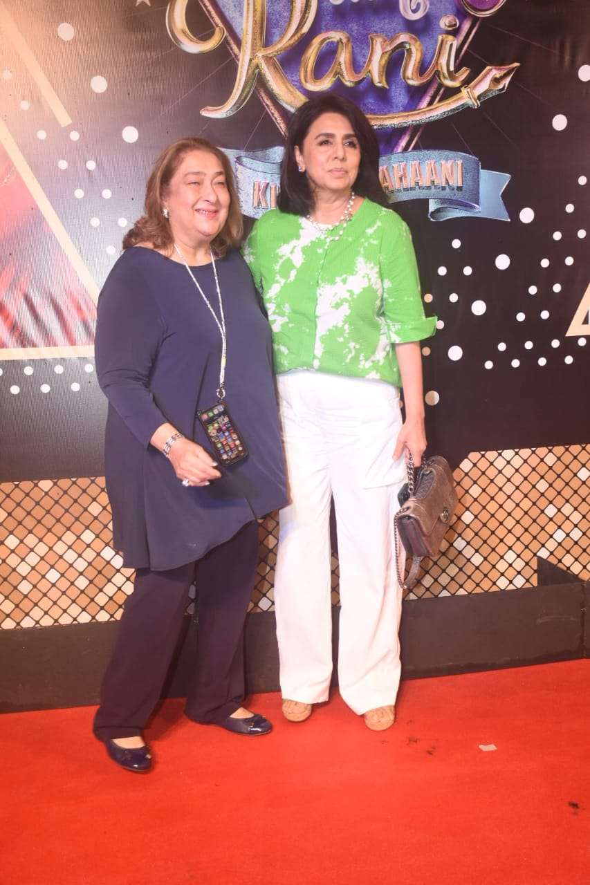 1690367156 neetu kapoor with reema kapoor at rocky aur rani kii prem kahaani screening