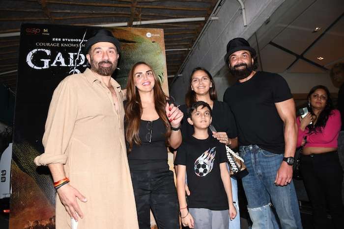 1691909007 sunny deol esha deol 3