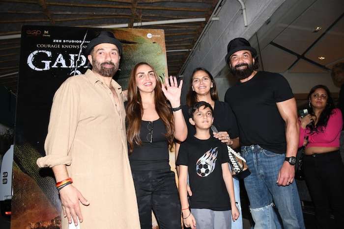 1691909068 sunny deol esha deol 6