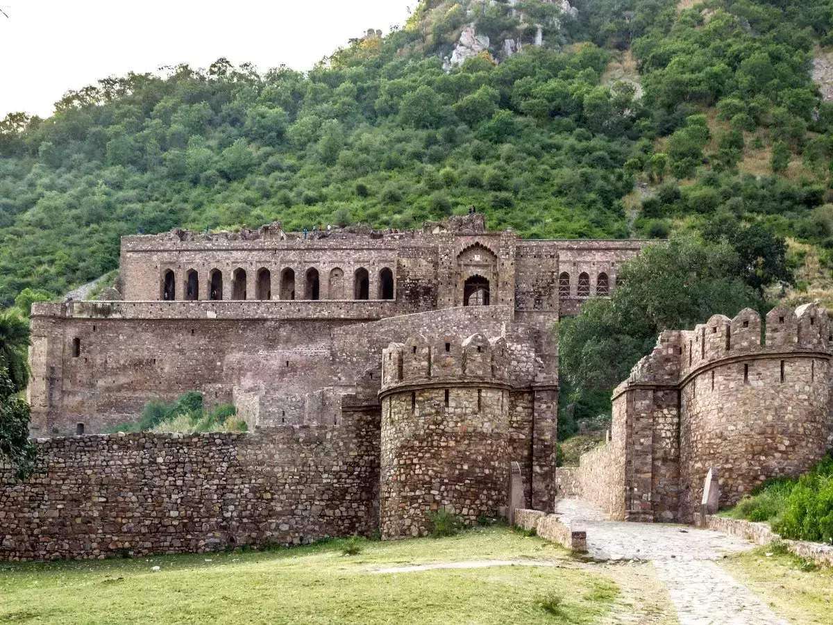 1692945004 bhangarh