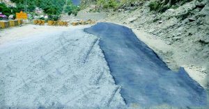 Jammu-Kashmir: राष्ट्रीय राजमार्ग पर मरम्मत का काम शुरू, आज और कल बंद रहेगी आवाजाही
