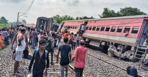 TMC ने चंडीगढ़-डिब्रूगढ़ एक्सप्रेस ट्रेन दुर्घटना के लिए रेल मंत्री को ठहराया जिम्मेदार