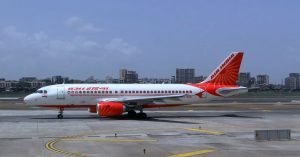 Air India: दिल्ली से US जा रही फ्लाइट में तकनीकी खराबी, रूस में कराई गई इमरजेंसी लैंडिंग
