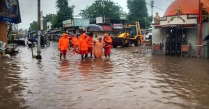 Gujrat: नवसारी में भारी बारिश से बिगड़े हालात, बचाव अभियान जारी