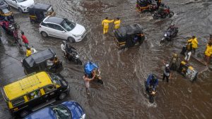 Karnataka: उडुपी में बारिश का दौर जारी, निचले इलाके में भरा पानी