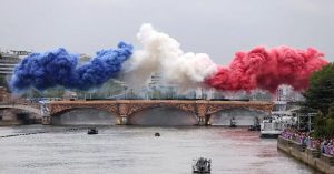 Paris Olympics 2024: पेरिस ओलंपिक का आगाज, सीन नदी के किनारे हो रही ओपनिंग सेरेमनी