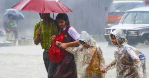 Uttarakhand Weather: नैनीताल में भारी बारिश का कहर, आज इन जिलों में बंद रहेंगे स्कूल